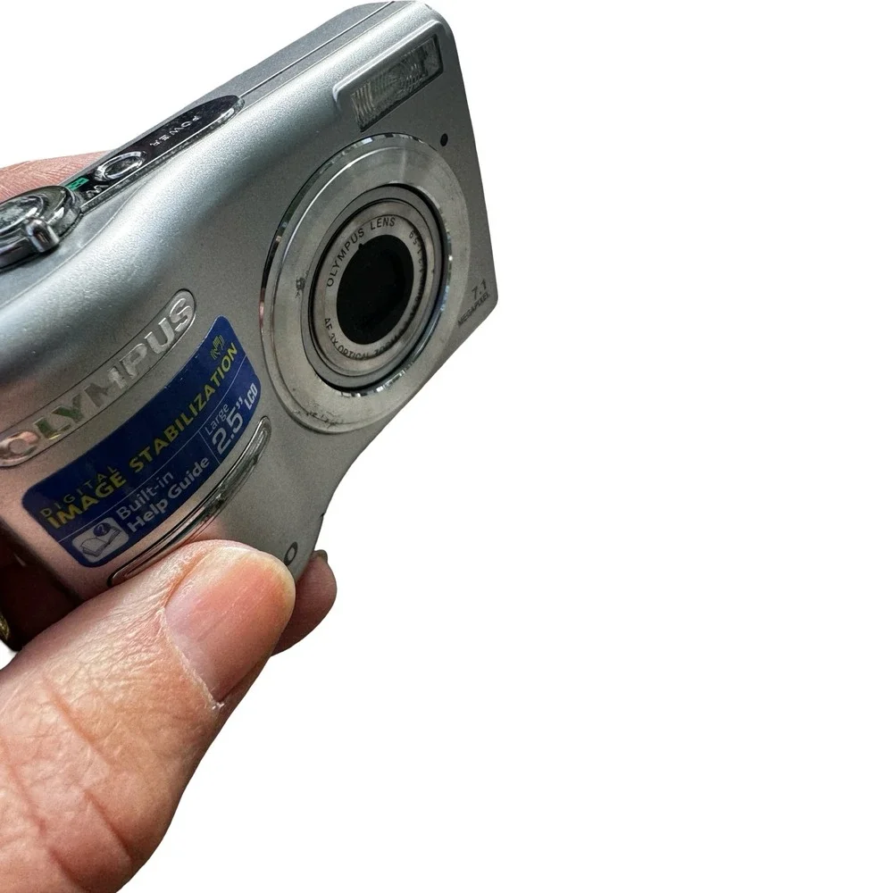 Olympus FE-210 Digital Camera‎ Silver parts only7.1MP 3x Zoom Y2K Digicam